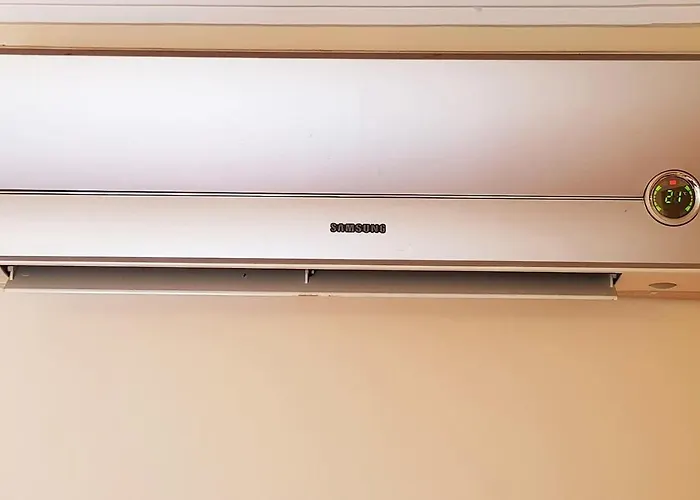 Located - Fabulous Pool ! *