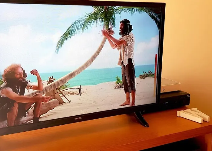 Located - Fabulous Pool !