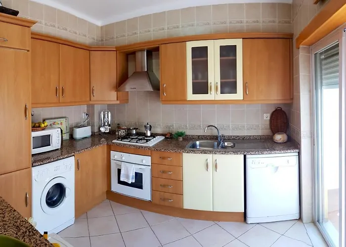 Located - Fabulous Pool ! Lejlighed *