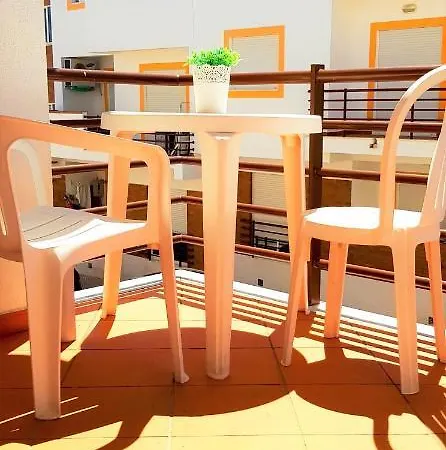 Located - Fabulous Pool ! Apartament