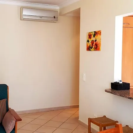 דירה Located - Fabulous Pool ! *